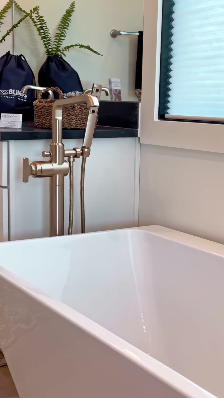 Master Bathroom 6